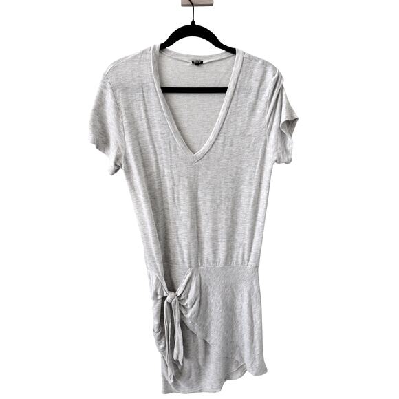 Monrow Super Soft Short Sleeve V-neck Dress in Light Heathered Grey Size L - Picture 2 of 6